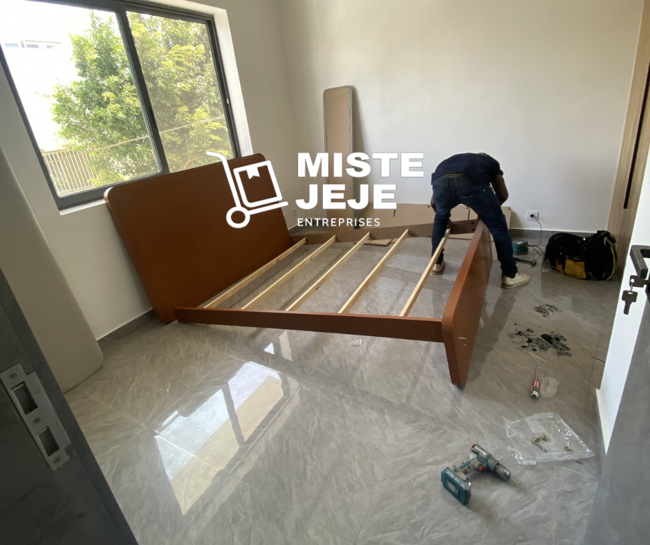 Remontage de lit dans une chambre