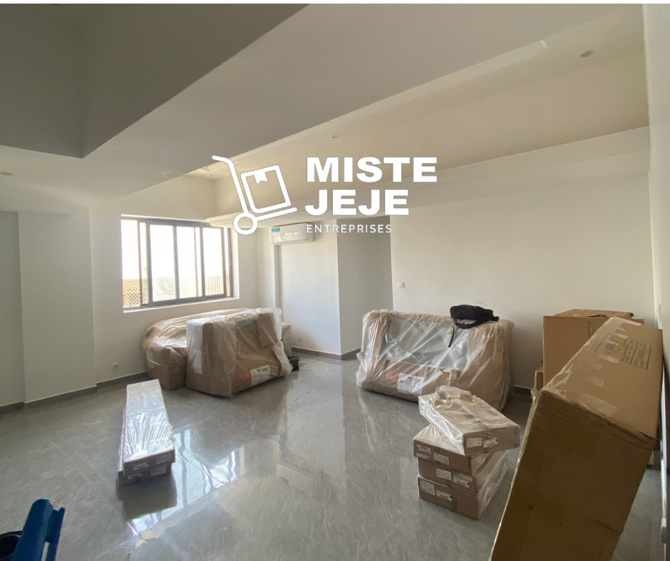 Mobilier emballé prêt pour le déménagement